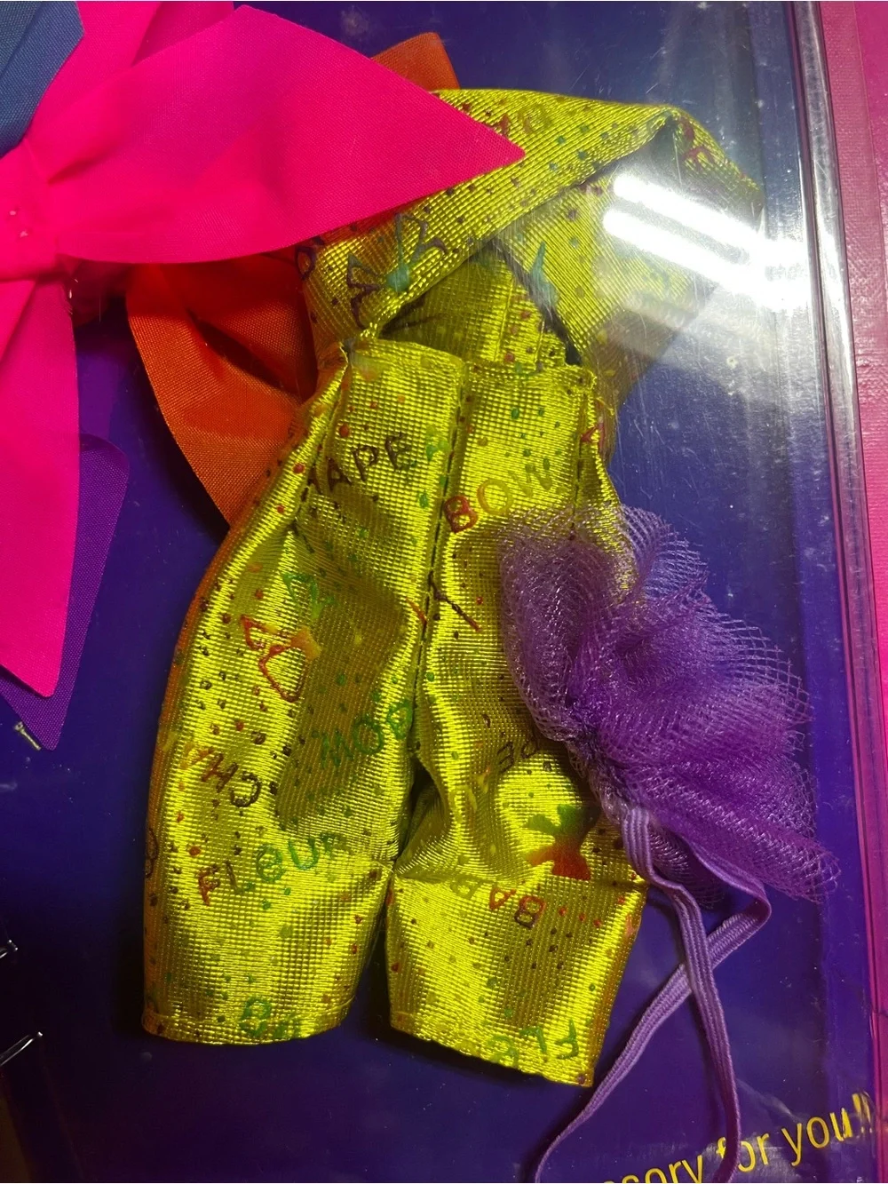 NRFB 1991 Mattel Barbie Totally Hair Fashions accessory set (Model #3823) Neon